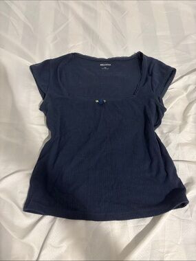 Navy blue hollister top with flower